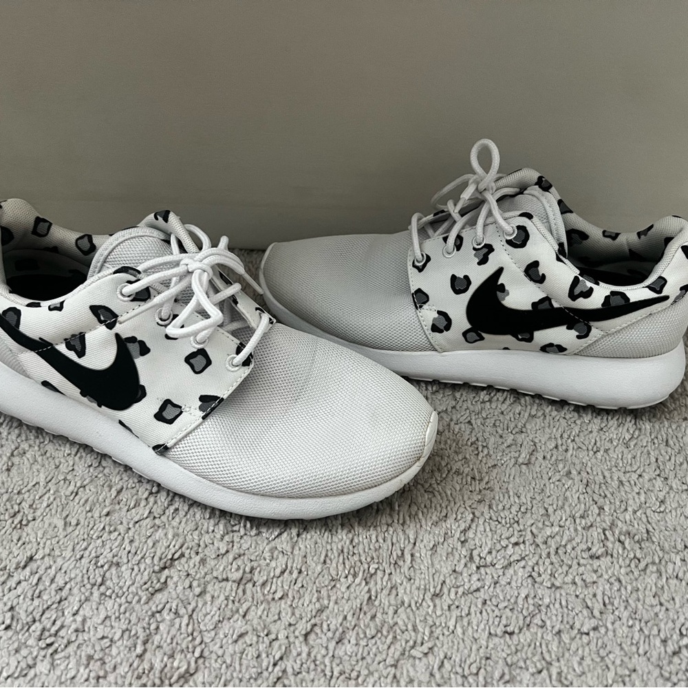 Nike Rose Runs Leopard Print